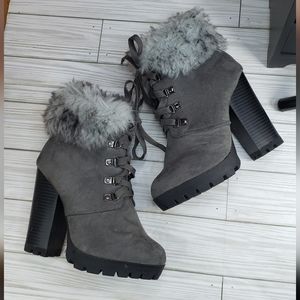 Charlotte Russe faux-suede heeled boots size 6. (Sh)